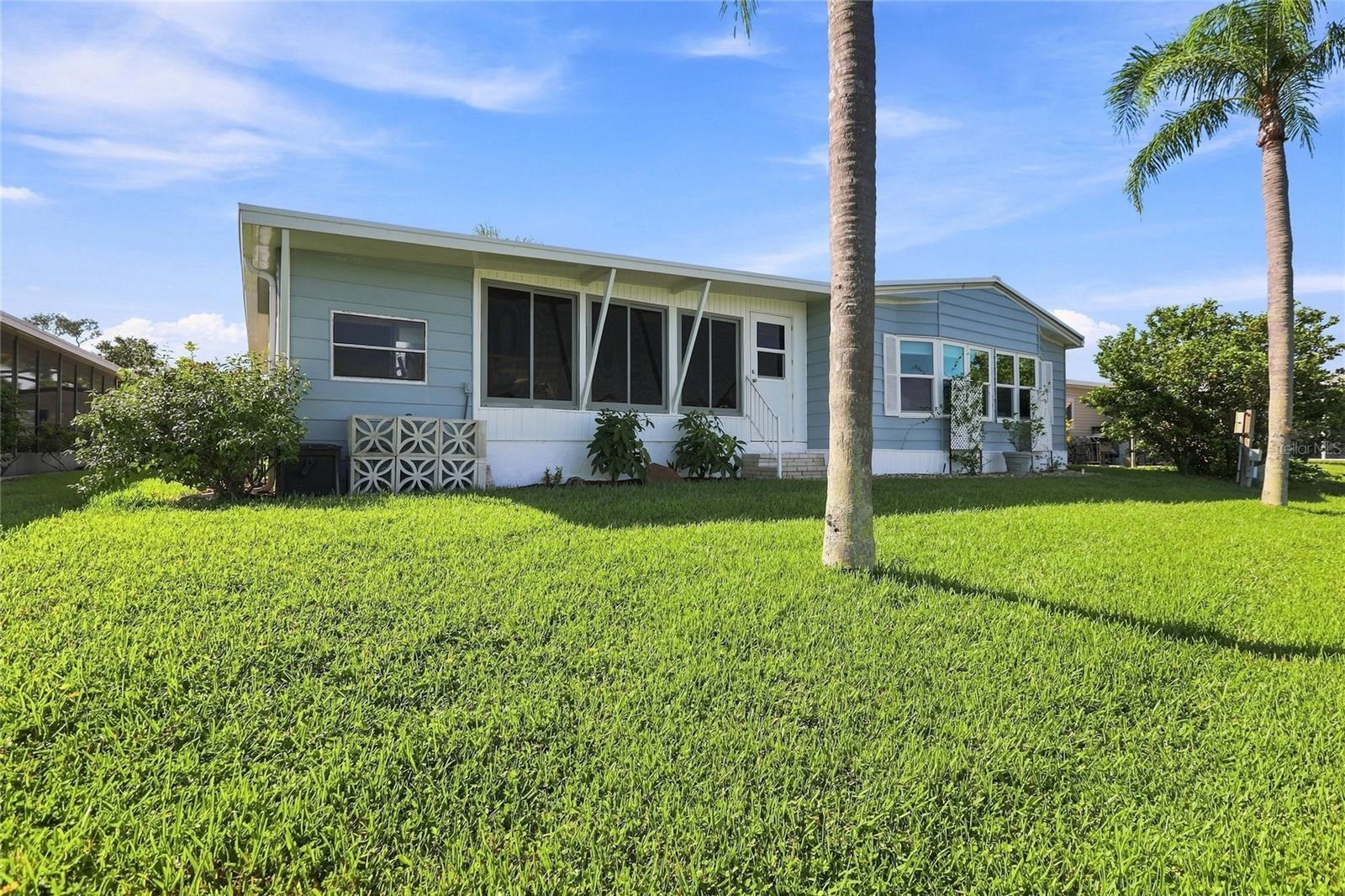 3rd image of 94 King Arthur Dr, Nokomis, FL 34275 | MLS# A4703928