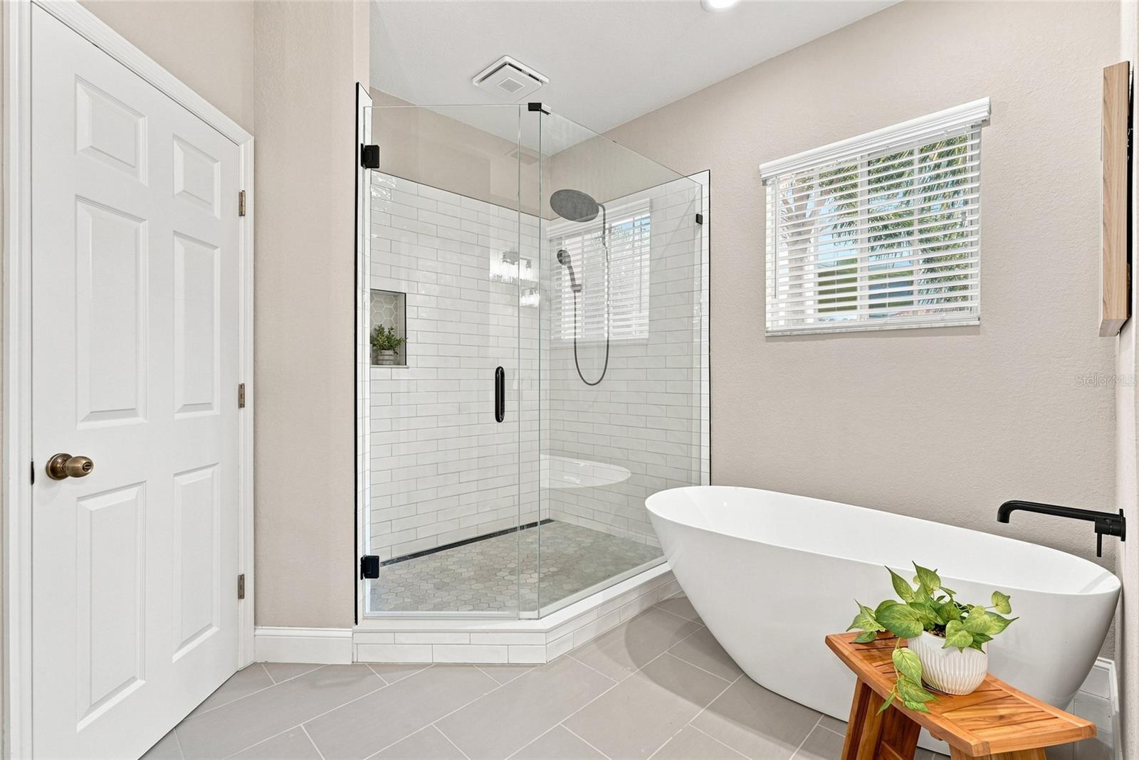 8th image of 6343 Vista Verde Dr E, Gulfport, FL 33707 | MLS# TB8542084