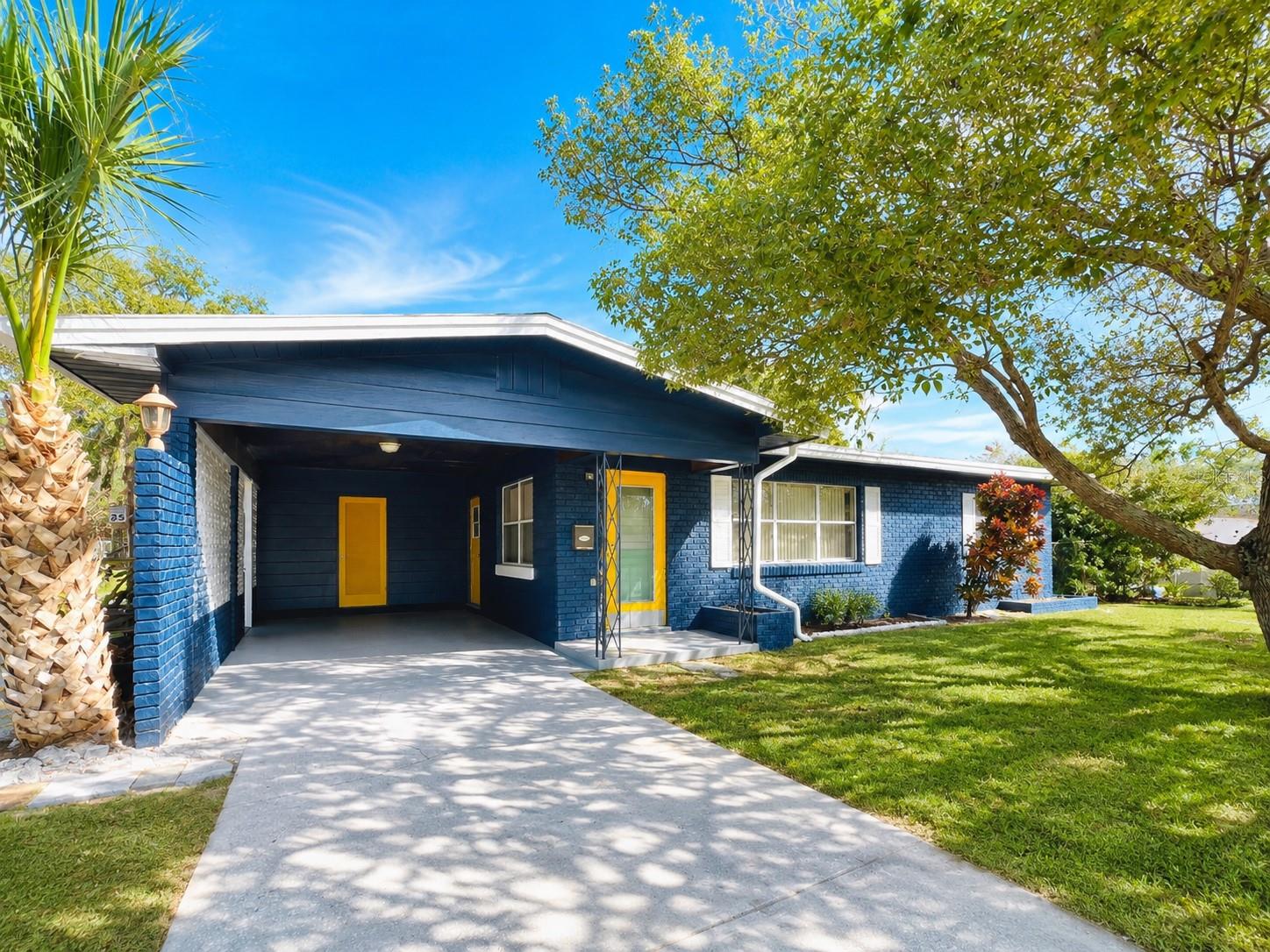 1st image of 501 Avenue G Se, Winter Haven, FL 33880 | MLS# O6436311
