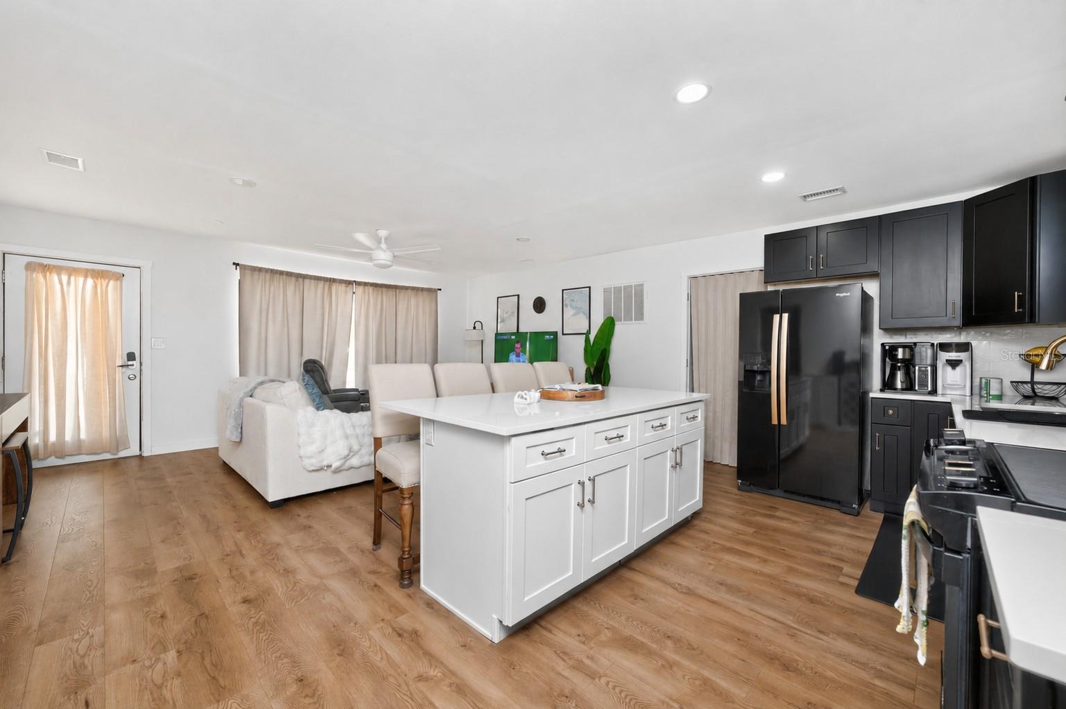 3rd image of 409 W Ann St, Punta Gorda, FL 33950 | MLS# C7529943