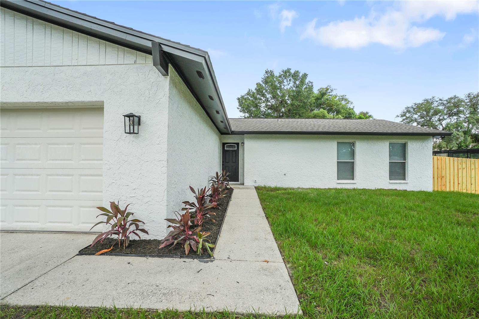 1st image of 1901 Lakeview Dr, Brandon, FL 33511 | MLS# TB8542151