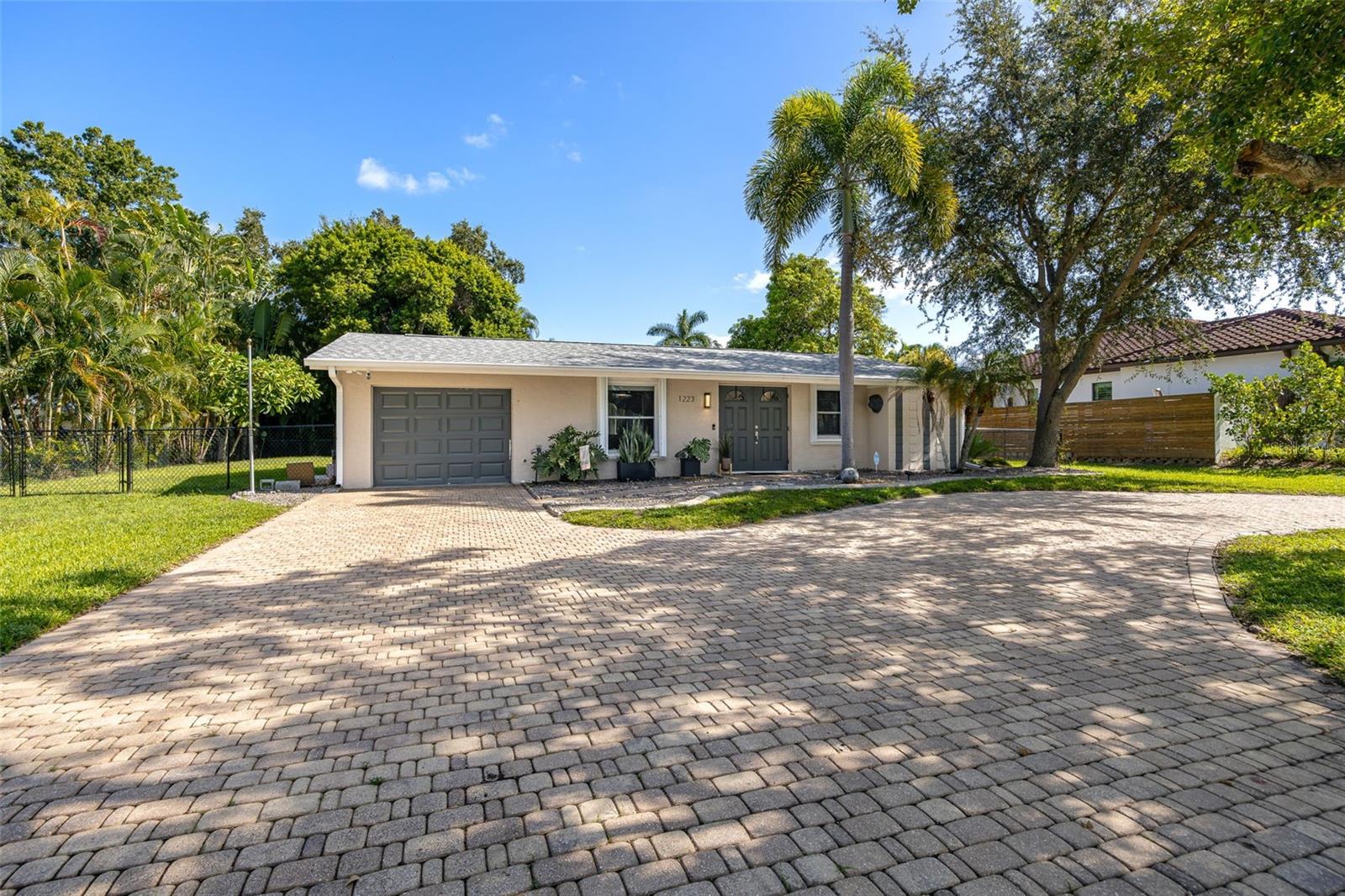 1st image of 1223 Biltmore Dr, Fort Myers, FL 33901 | MLS# C7529950
