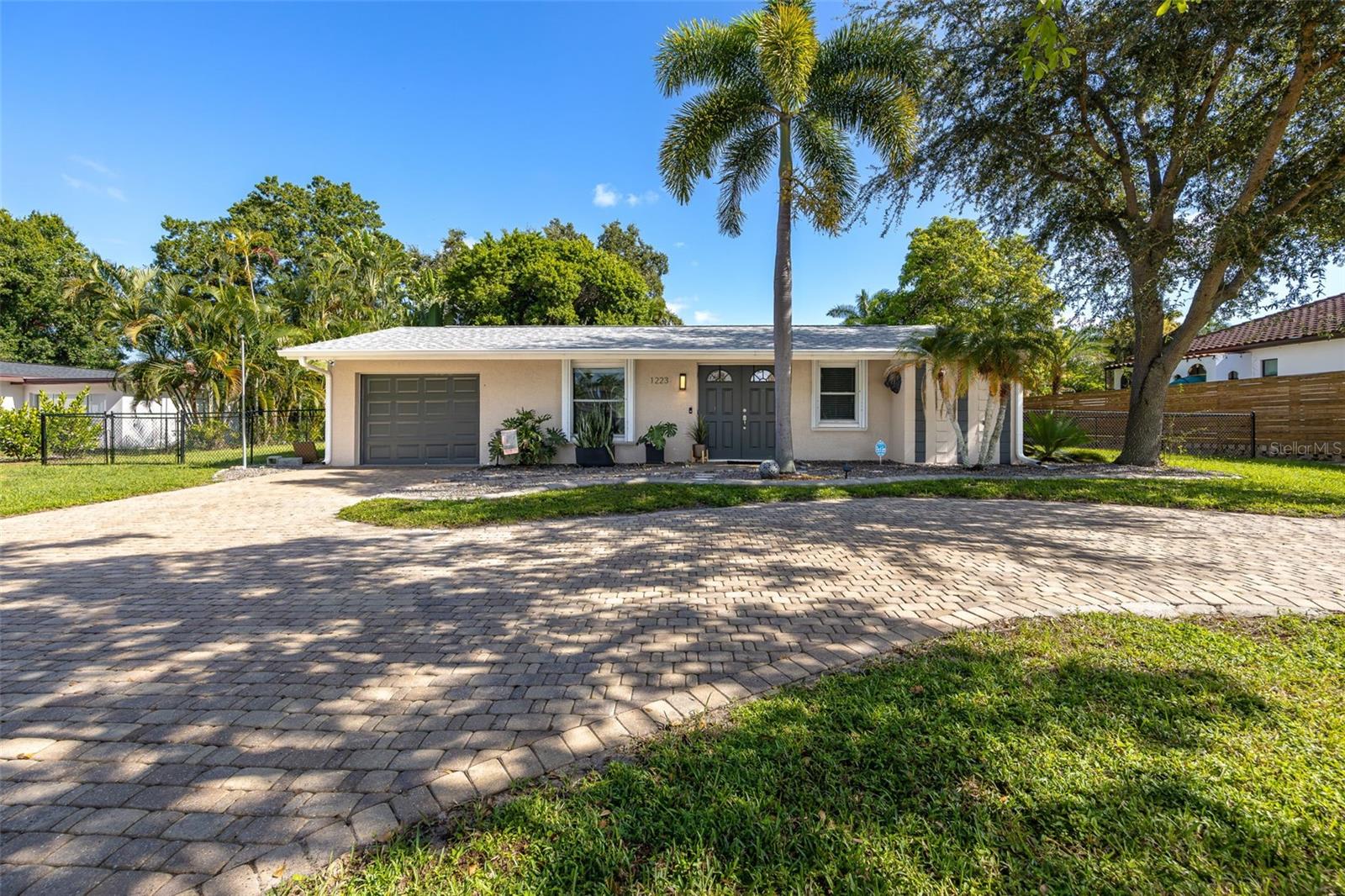2nd image of 1223 Biltmore Dr, Fort Myers, FL 33901 | MLS# C7529950