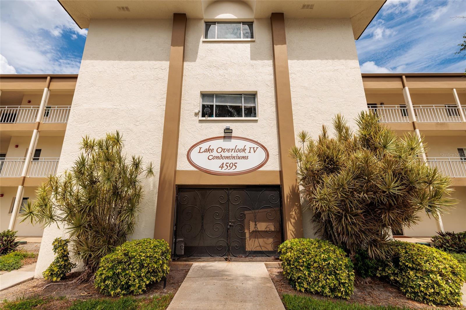 2nd image of 4595 Chancellor St Ne #114, St Petersburg, FL 33703 | MLS# TB8542194