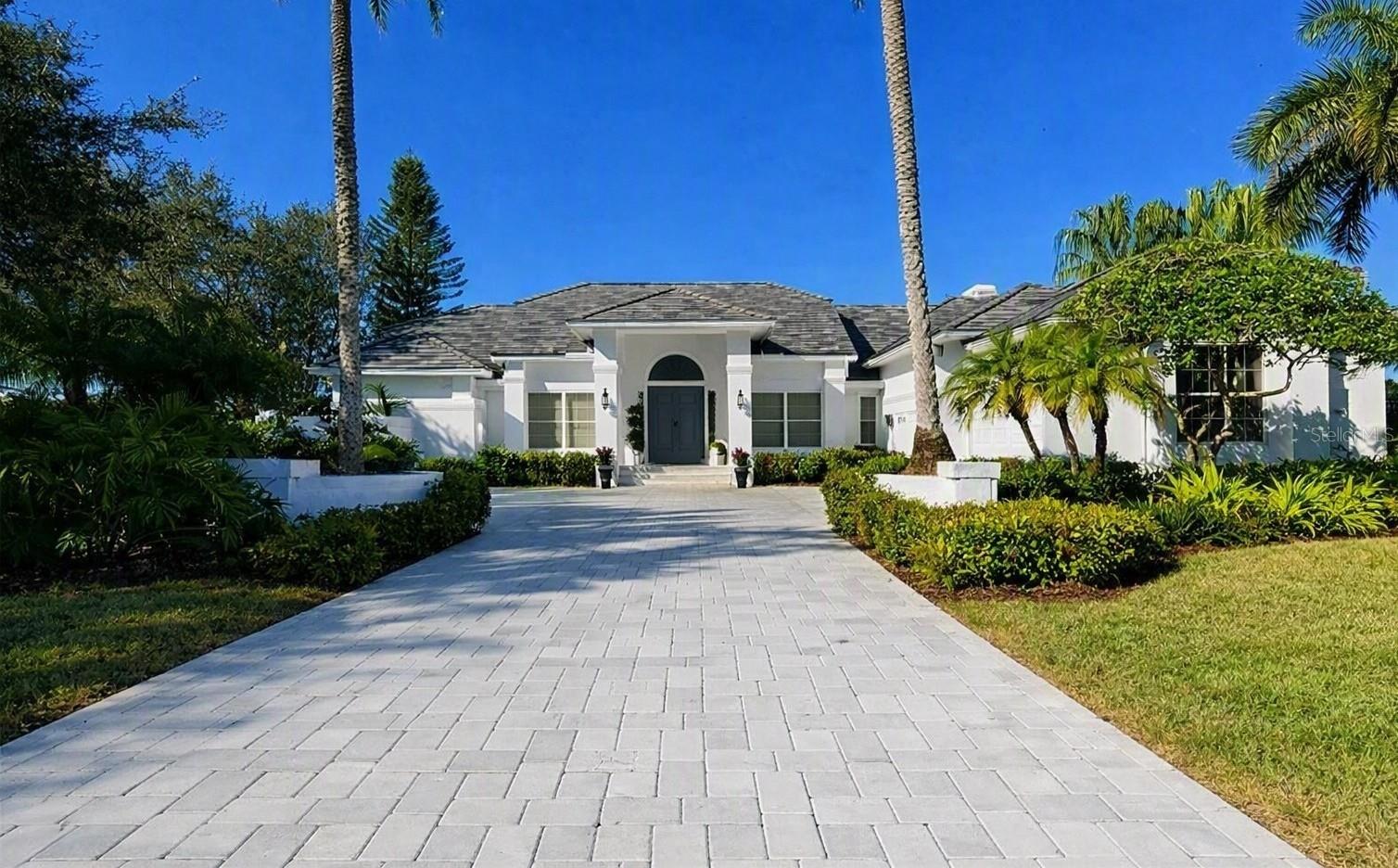1st image of 447 E Macewen Dr, Osprey, FL 34229 | MLS# A4703990