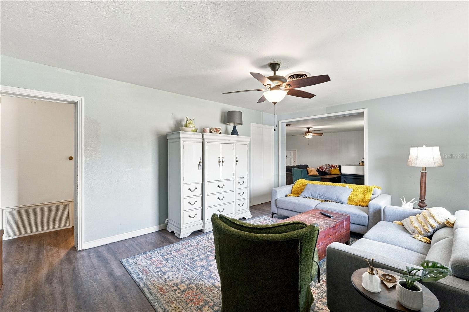 2nd image of 603 N Central Ave, Oviedo, FL 32765 | MLS# TB8542256