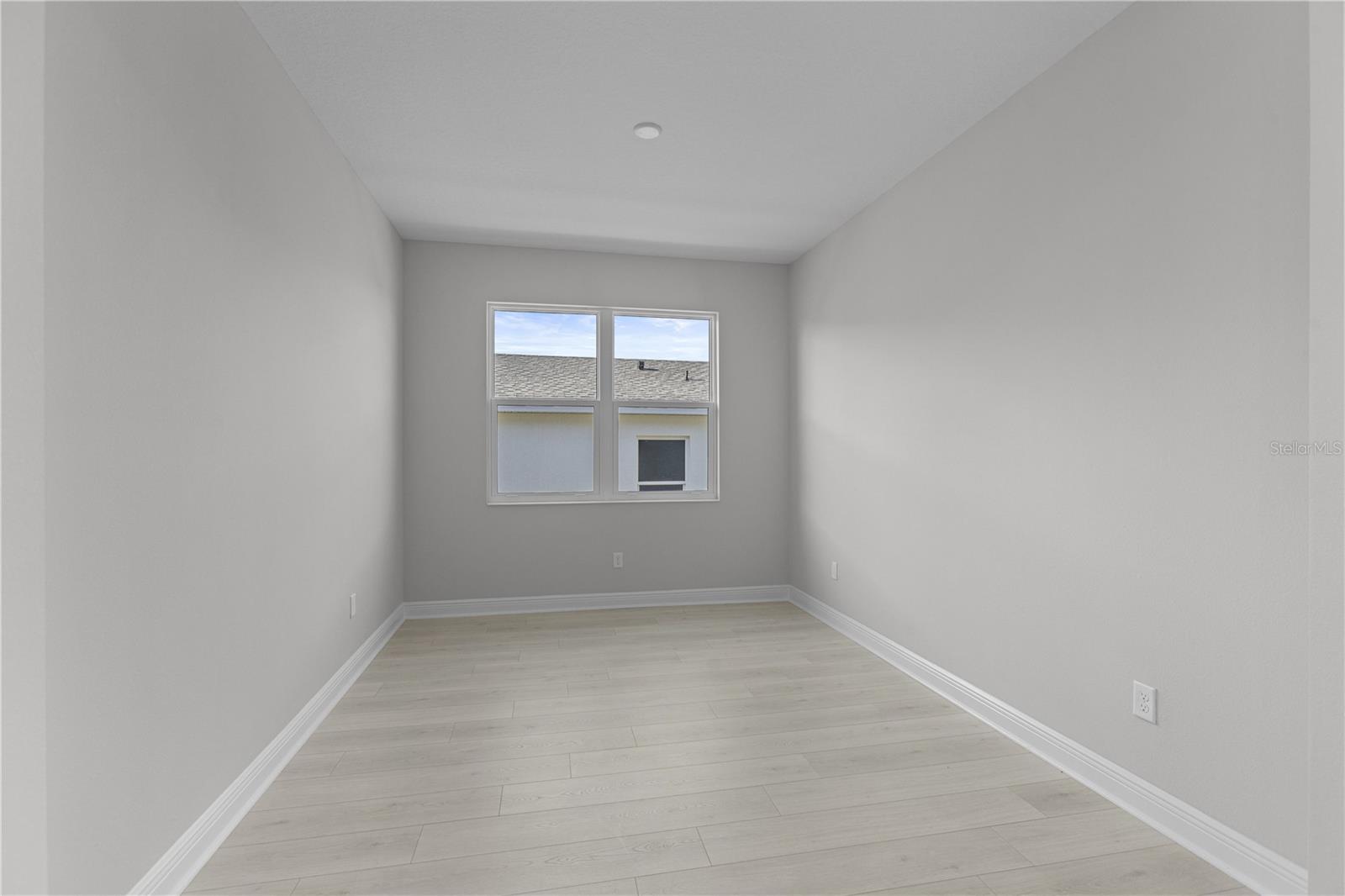 3rd image of 1727 Point Grace Rd, Tavares, FL 32778 | MLS# W7888892