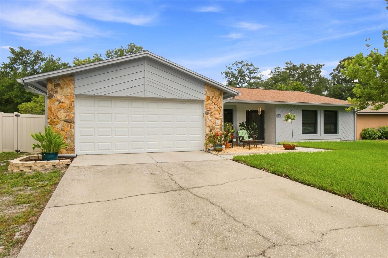 3rd image of 3721 Sand Pebble Dr, Valrico, FL 33596 | MLS# TB8542330