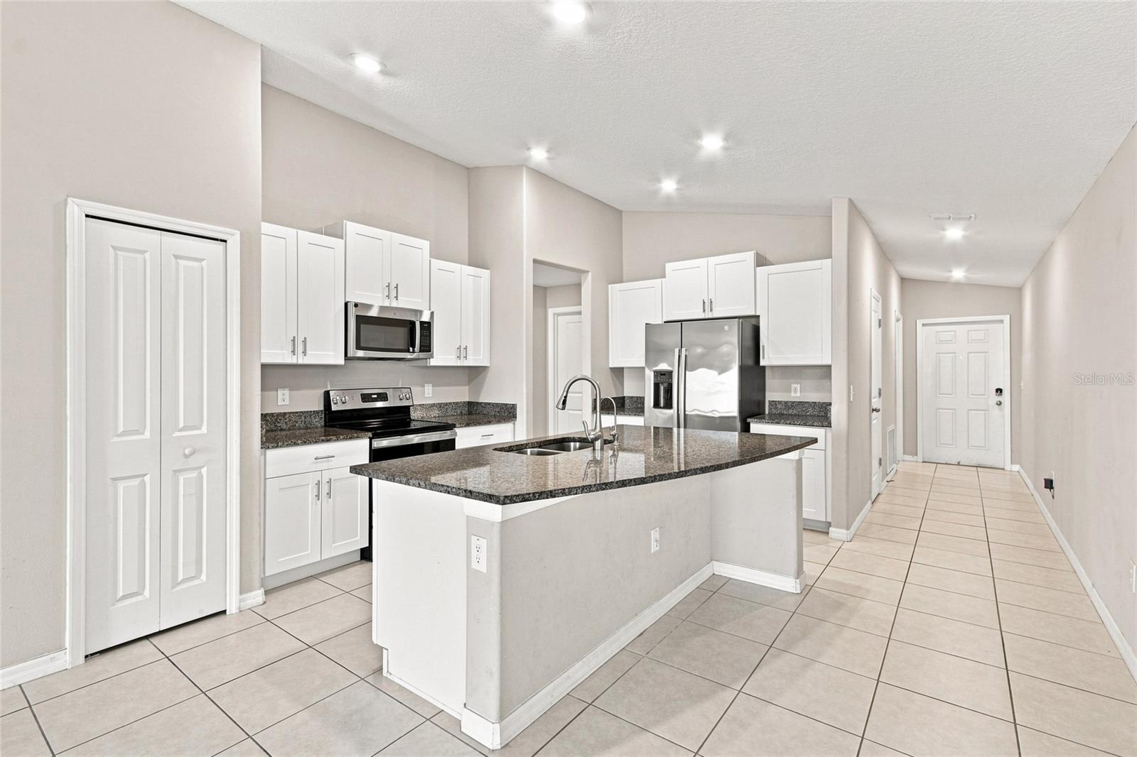 Photo 4 of Single family home for sale at 165 Argyll Dr, Spring Hill, FL 34609 | MLS# W7888898 | Listing updated on 2026-09-02