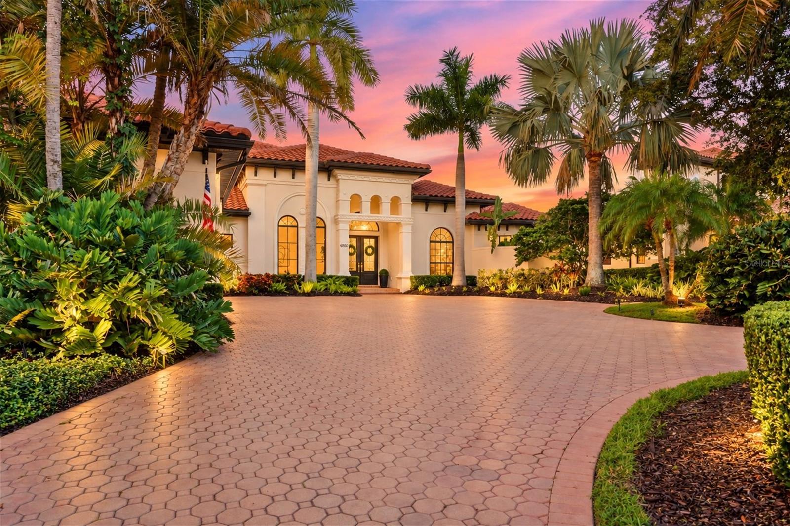 Photo 5 of Single family home for sale at 6809 Belmont Ct, Lakewood Ranch, FL 34202 | MLS# A4704028 | Listing updated on 2026-09-05