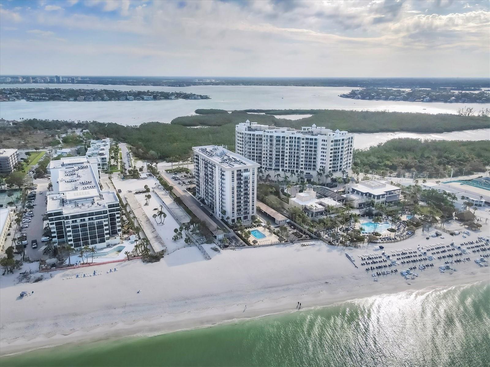 2nd image of 1212 Benjamin Franklin Dr, SARASOTA, FL 34236