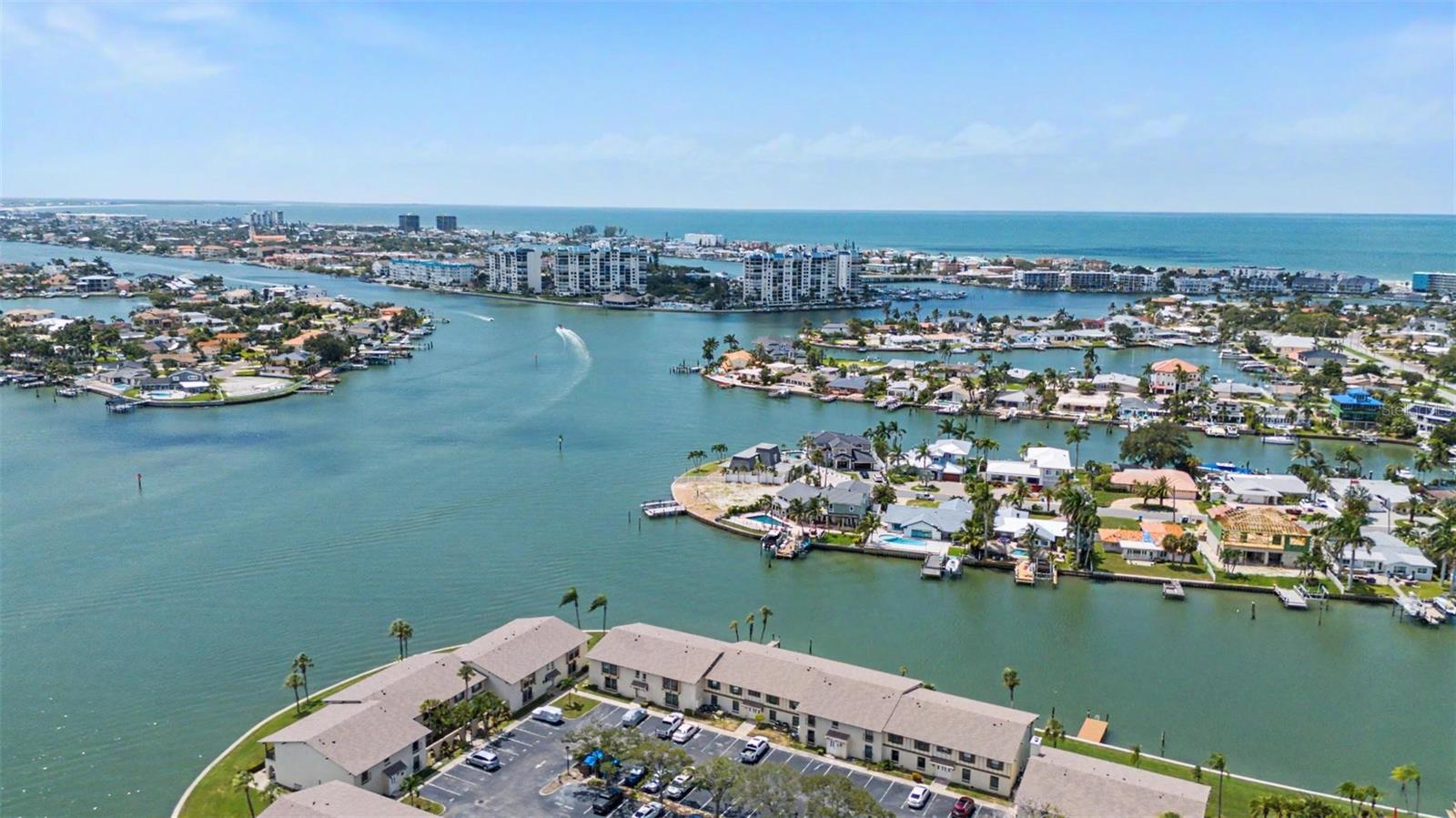 4th image of 519 Plz Seville Ct, TREASURE ISLAND, FL 33706