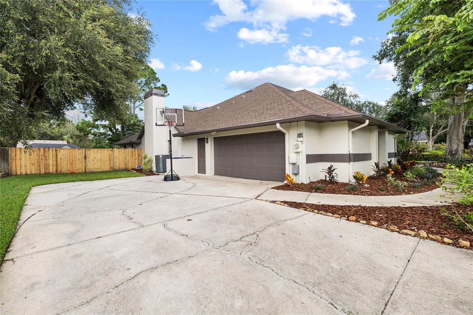 4th image of 18243 Clear Lake Dr, Lutz, FL 33548 | MLS# TB8542395