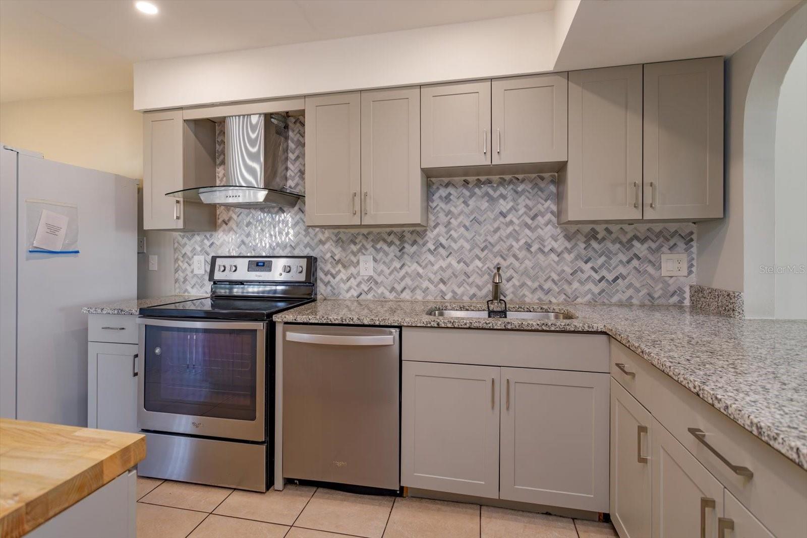 5th image of 5429 Vineland Rd #6F, Orlando, FL 32811 | MLS# O6436575