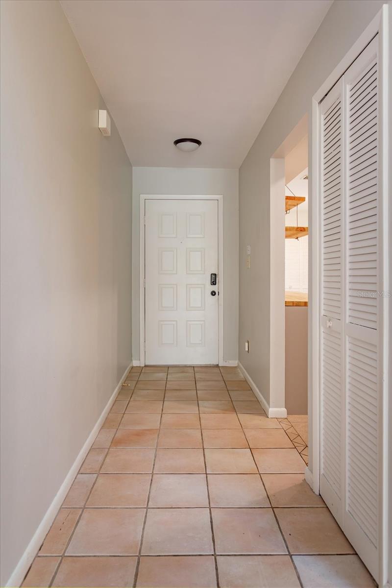 3rd image of 5429 Vineland Rd #6F, Orlando, FL 32811 | MLS# O6436575