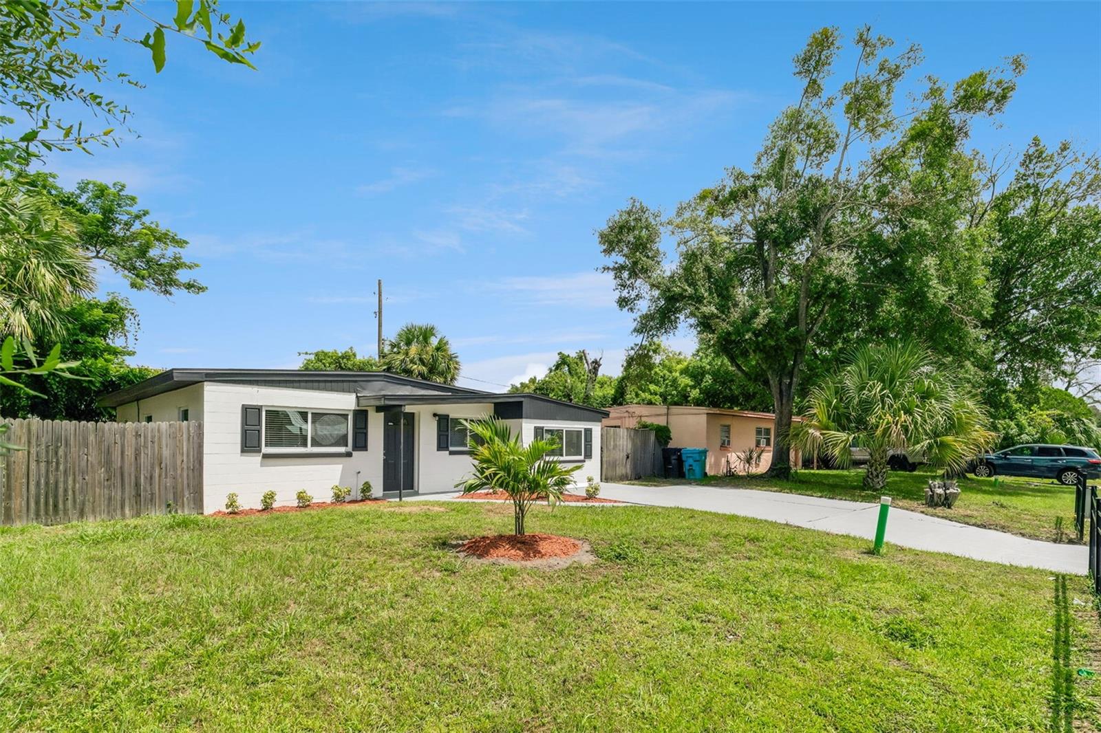 3rd image of 2821 W Amelia St, Orlando, FL 32805 | MLS# O6436604