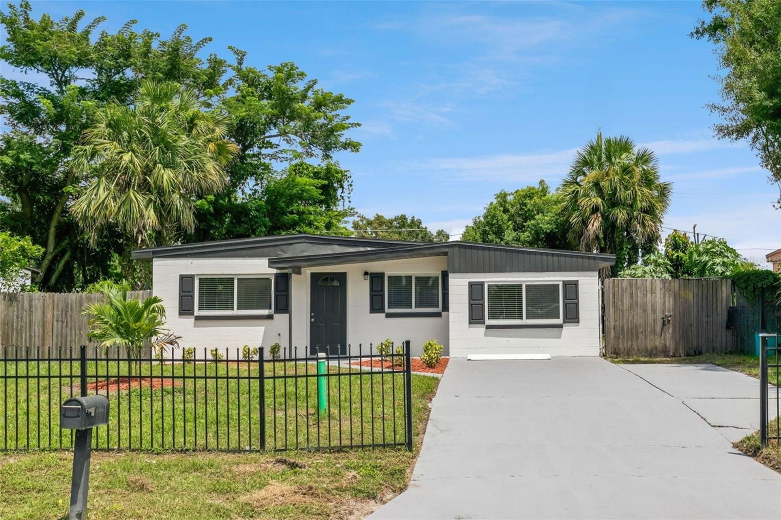 1st image of 2821 W Amelia St, Orlando, FL 32805 | MLS# O6436604