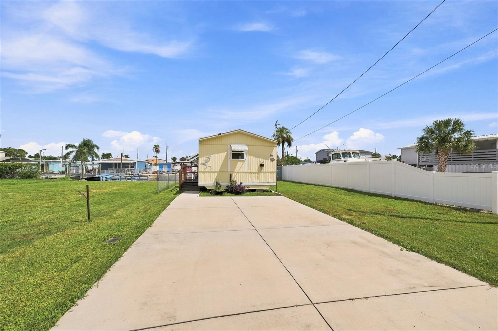 5th image of 6819 Heron Ln, Hudson, FL 34667 | MLS# W7888906