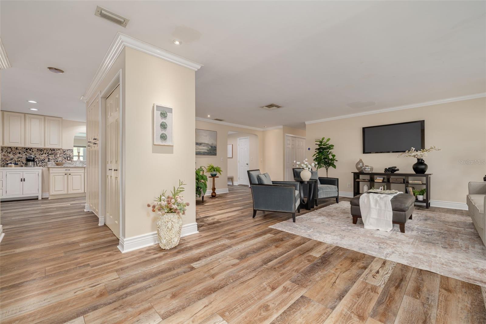 3rd image of 3132 Wolfe Rd, Clearwater, FL 33759 | MLS# TB8542512