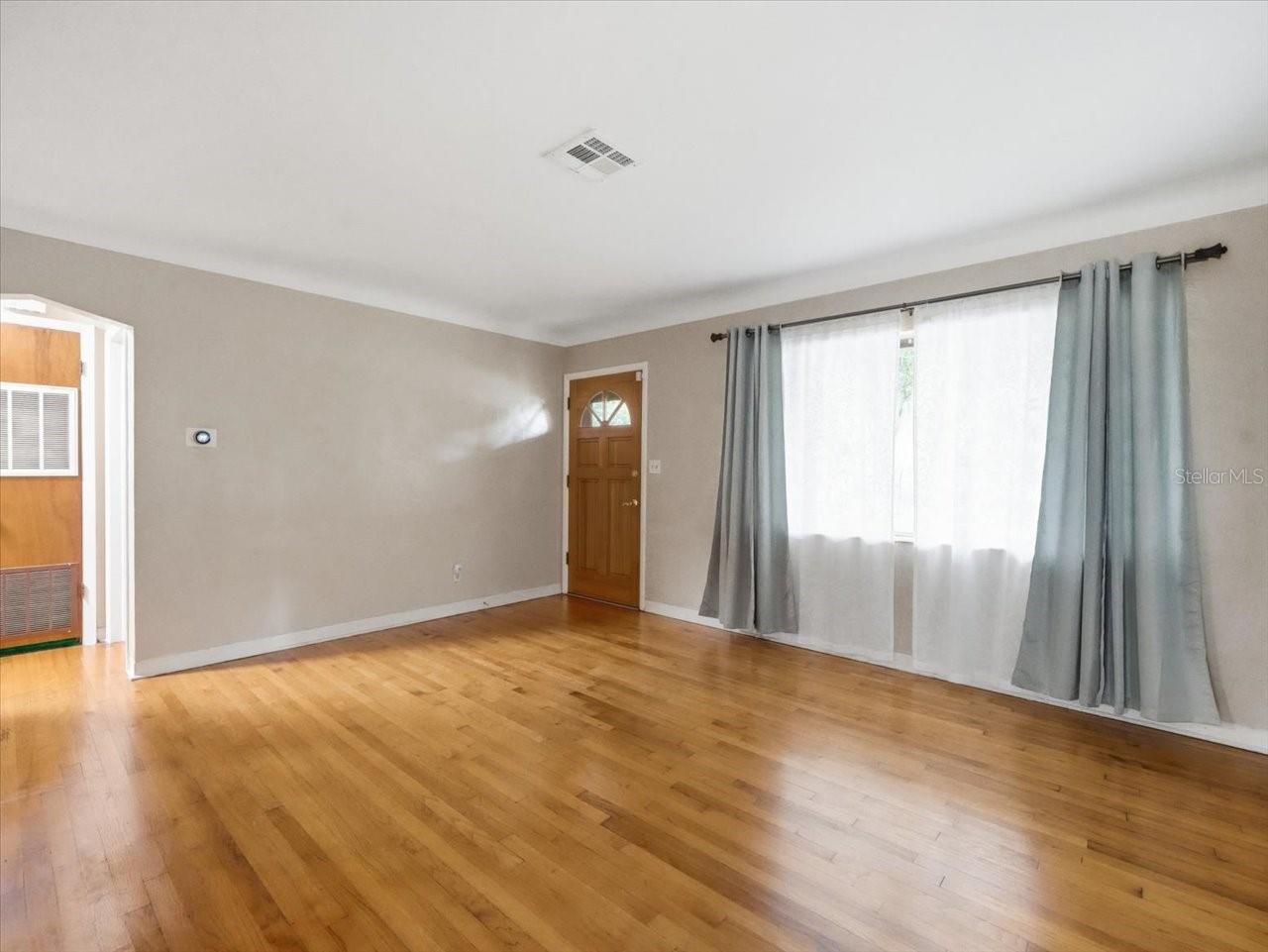 5th image of 4641 25Th Ave N, St Petersburg, FL 33713 | MLS# TB8542572