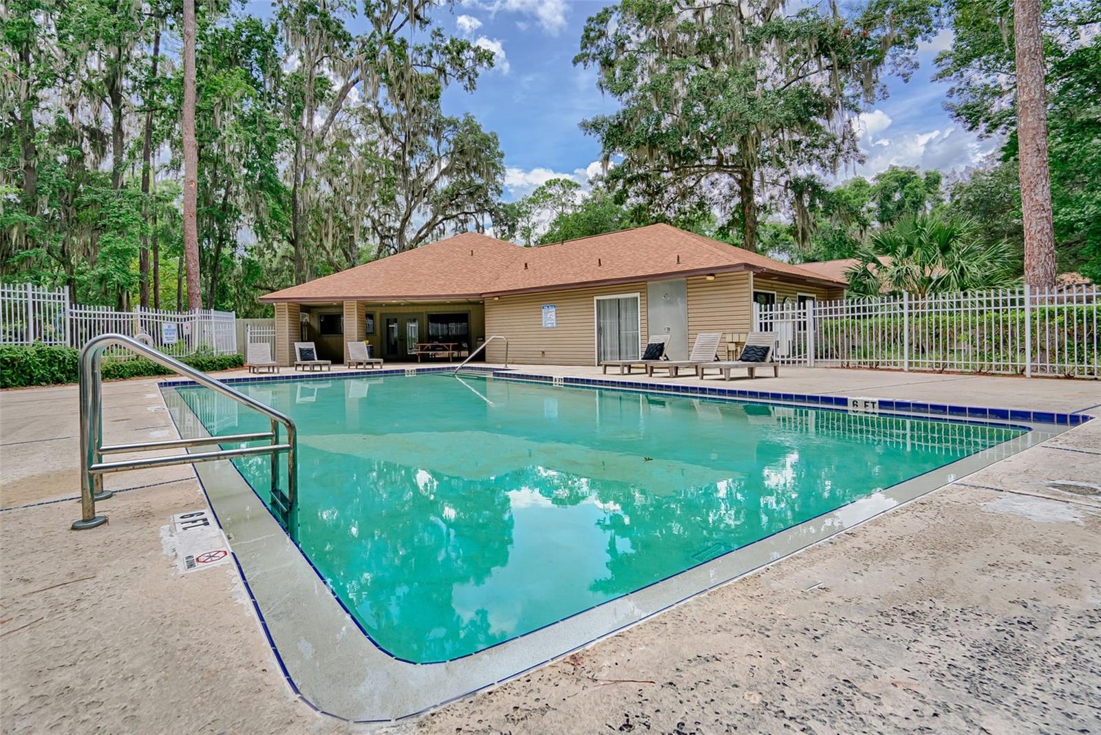 20th image of 83 Se 16th Ave #E202, Gainesville, FL 32601 | MLS# GC543015