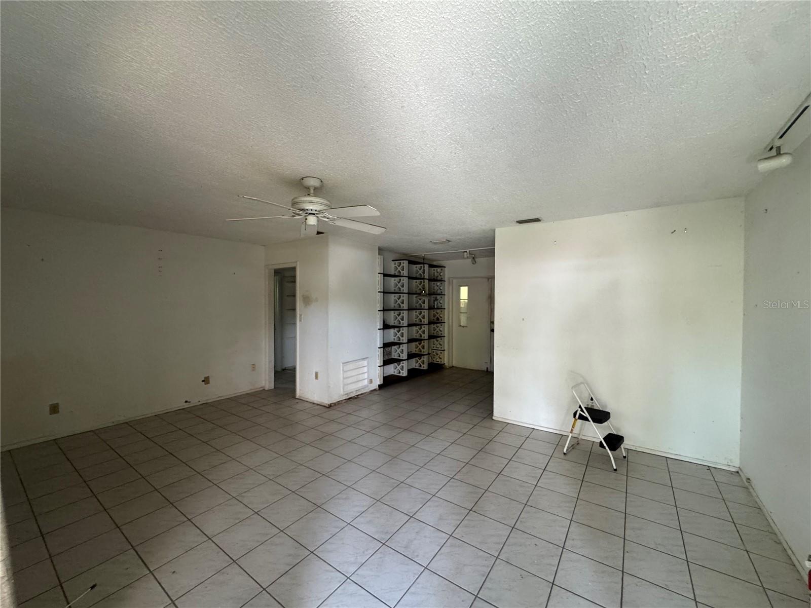 2nd image of 3896 Hawkeye Cir, Sarasota, FL 34232 | MLS# G5116987