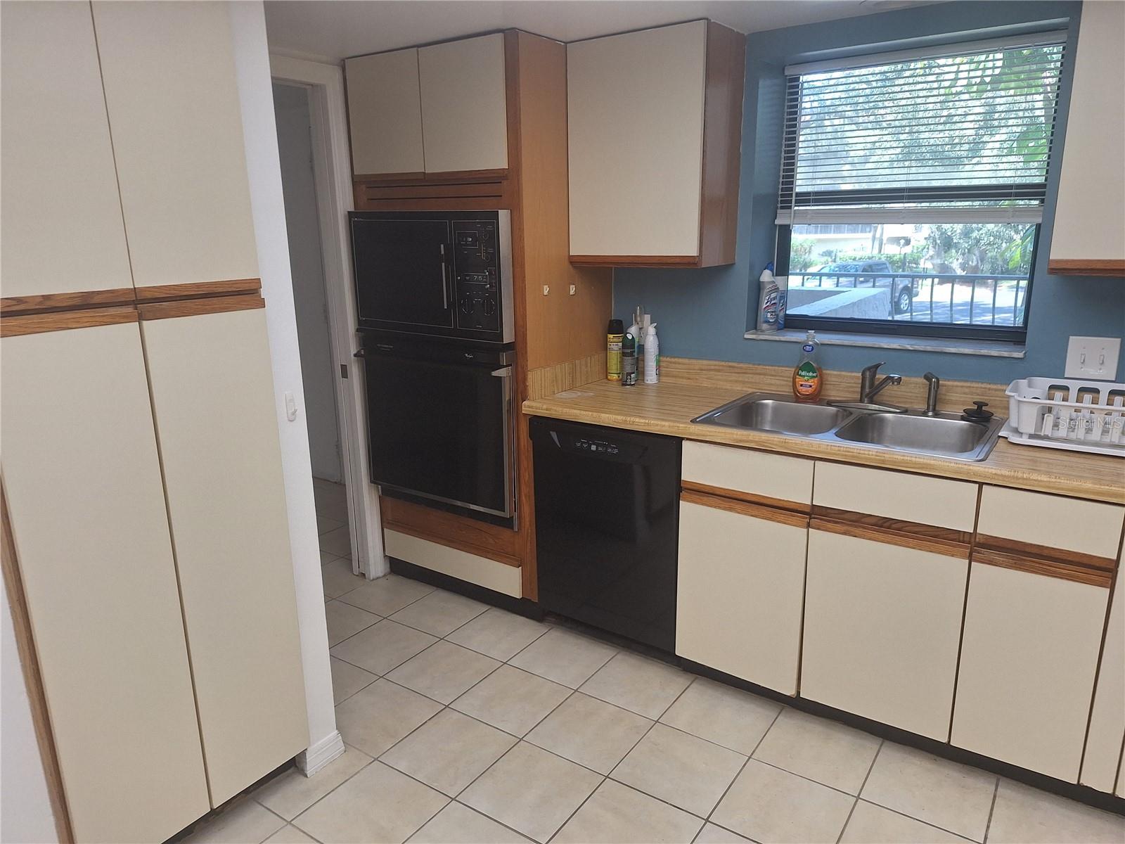 5th image of 504 S Florida Ave #215, Tarpon Springs, FL 34689 | MLS# TB8542712