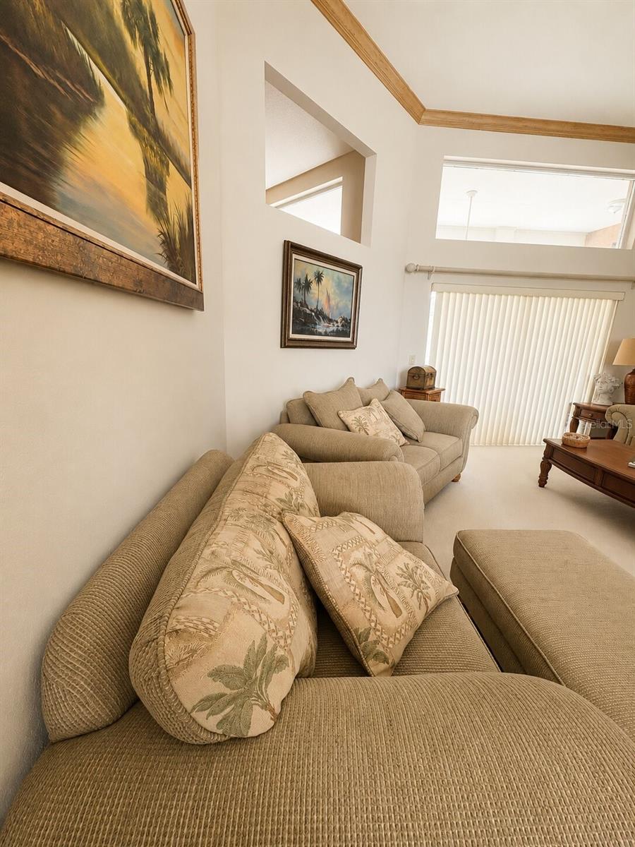 3rd image of 995 Weathersfield Dr, Dunedin, FL 34698 | MLS# TB8542748