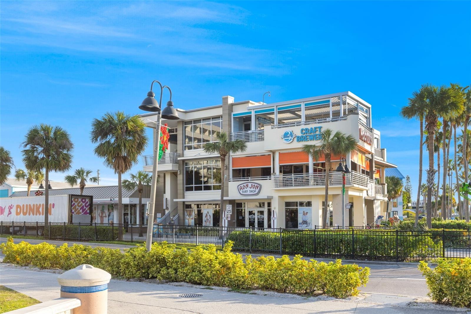 2nd image of 855 Bayway Blvd, CLEARWATER, FL 33767