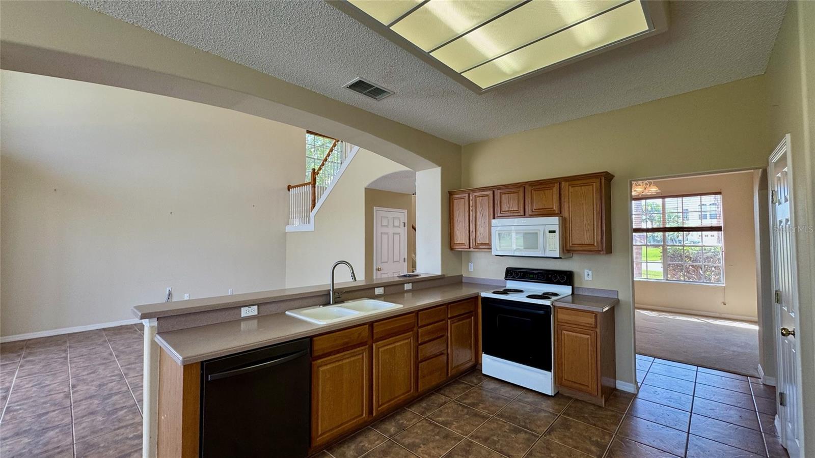 3rd image of 2119 Putter Pl, Kissimmee, FL 34746 | MLS# O6436932