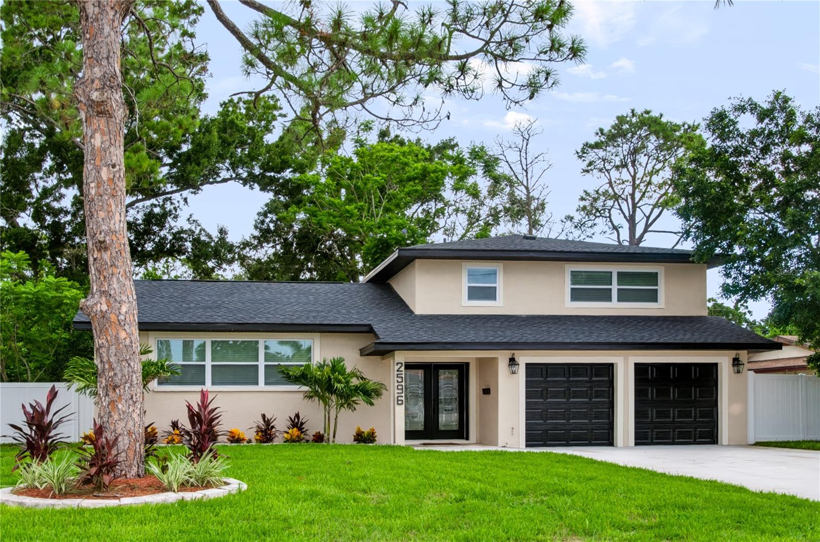 Photo 1 of Single family home for sale at 2596 Columbus Way S, Saint Petersburg, FL 33712 | MLS# TB8542903 | Listing updated on 2026-09-05