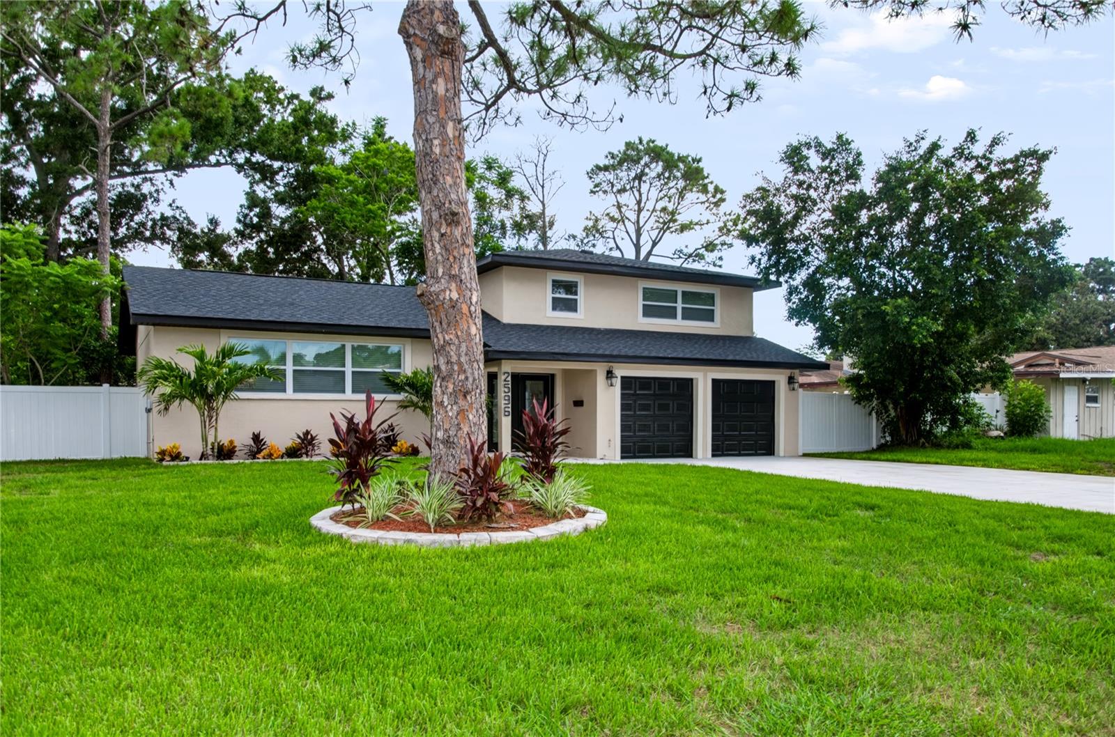Photo 2 of Single family home for sale at 2596 Columbus Way S, Saint Petersburg, FL 33712 | MLS# TB8542903 | Listing updated on 2026-09-05
