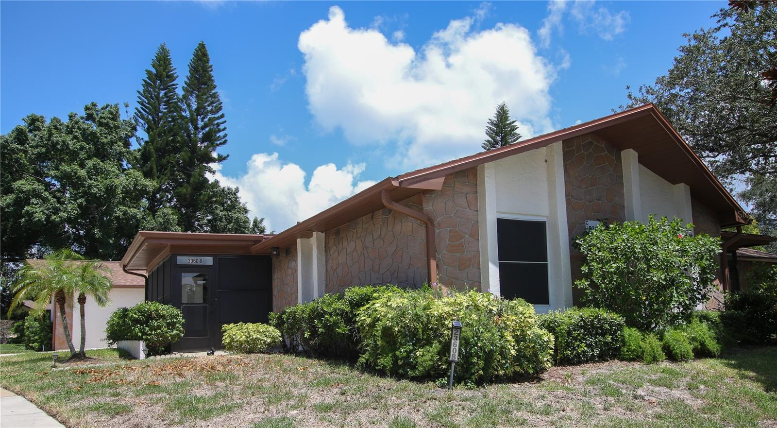 3rd image of 2360 Shelly Dr, PALM HARBOR, FL 34684