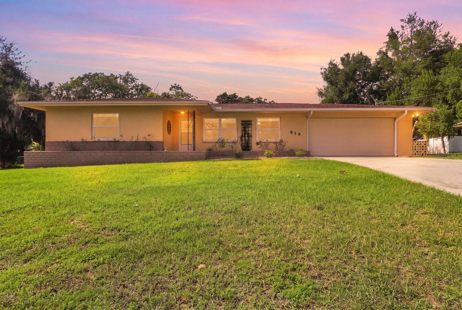 1st image of 819 Spruce St, Inverness, FL 34452 | MLS# OM731171