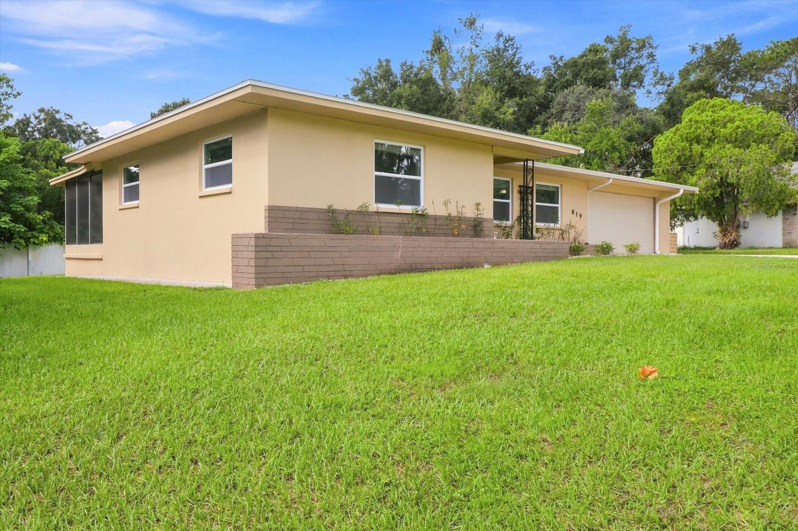 3rd image of 819 Spruce St, Inverness, FL 34452 | MLS# OM731171