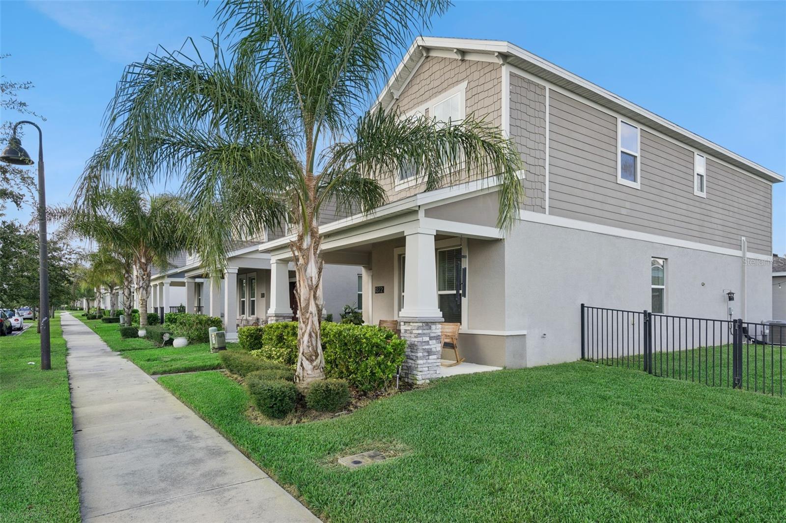 Photo 5 of Single family home for sale at 1372 Roxy Ln, Winter Garden, FL 34787 | MLS# O6437028 | Listing updated on 2026-09-02