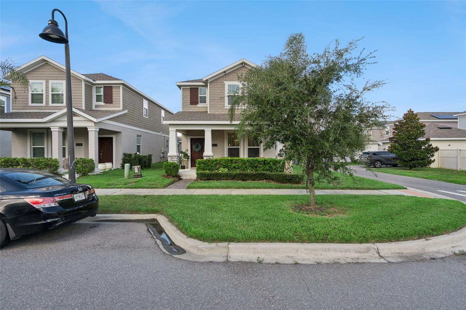 Photo 4 of Single family home for sale at 1372 Roxy Ln, Winter Garden, FL 34787 | MLS# O6437028 | Listing updated on 2026-09-02