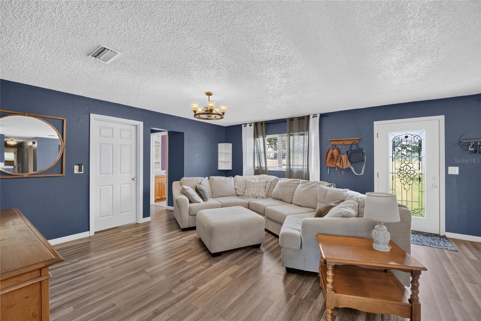4th image of 16460 Ne 25Th Ln, Williston, FL 32696 | MLS# OM731190