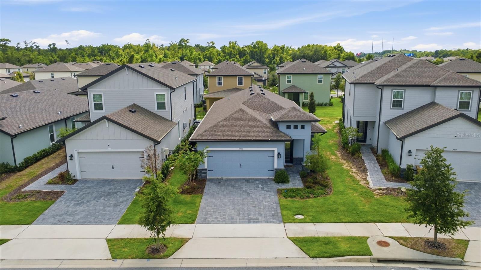 Photo 3 of Single family home for sale at 7721 Somersworth Dr, Kissimmee, FL 34747 | MLS# O6437257 | Listing updated on 2026-09-02