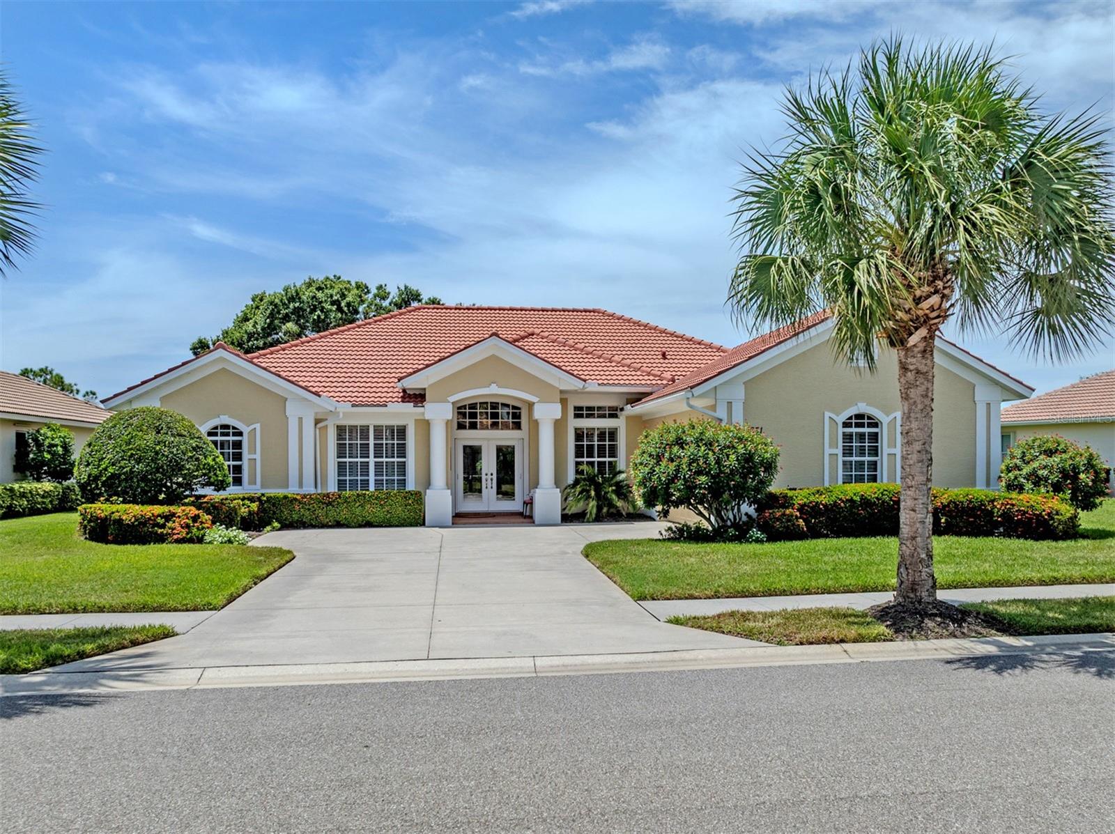 Photo 1 of Single family home for sale at 331 Otter Crk Dr, Venice, FL 34292 | MLS# N6145530 | Listing updated on 2026-09-02