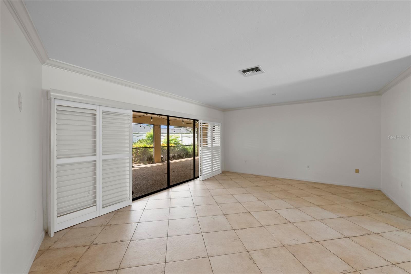 Photo 4 of Single family home for sale at 1252 Waterside Ln, Venice, FL 34285 | MLS# A4704384 | Listing updated on 2026-09-02