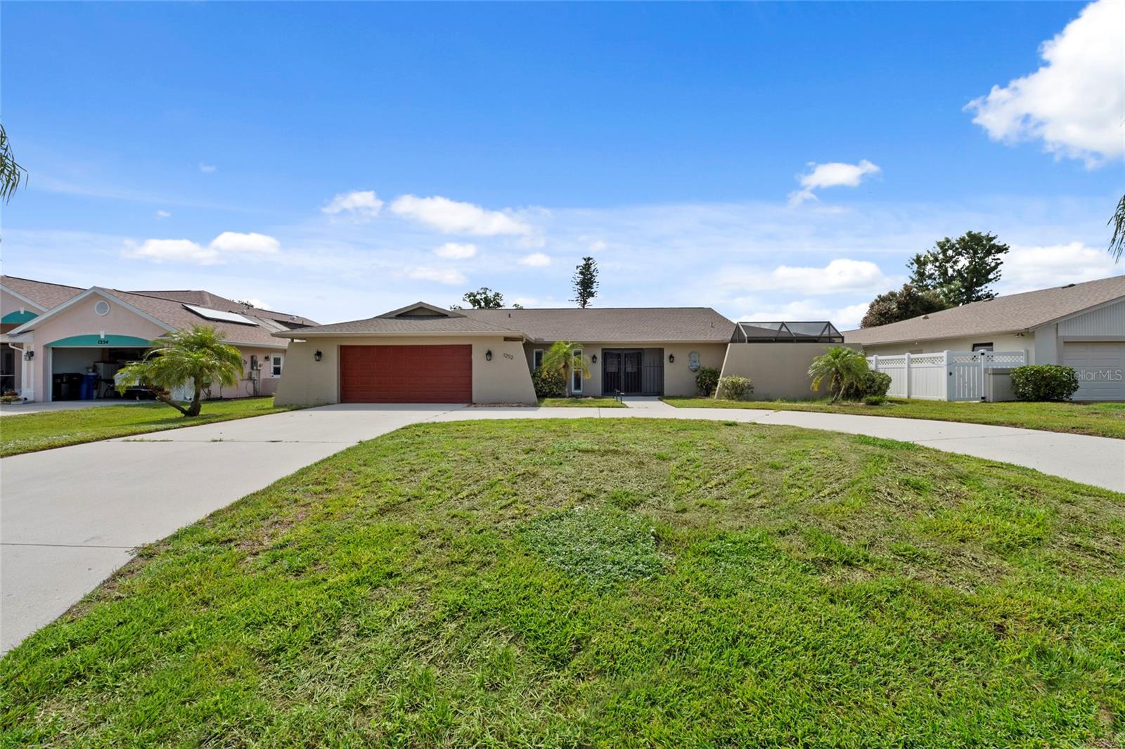 Photo 1 of Single family home for sale at 1252 Waterside Ln, Venice, FL 34285 | MLS# A4704384 | Listing updated on 2026-09-02