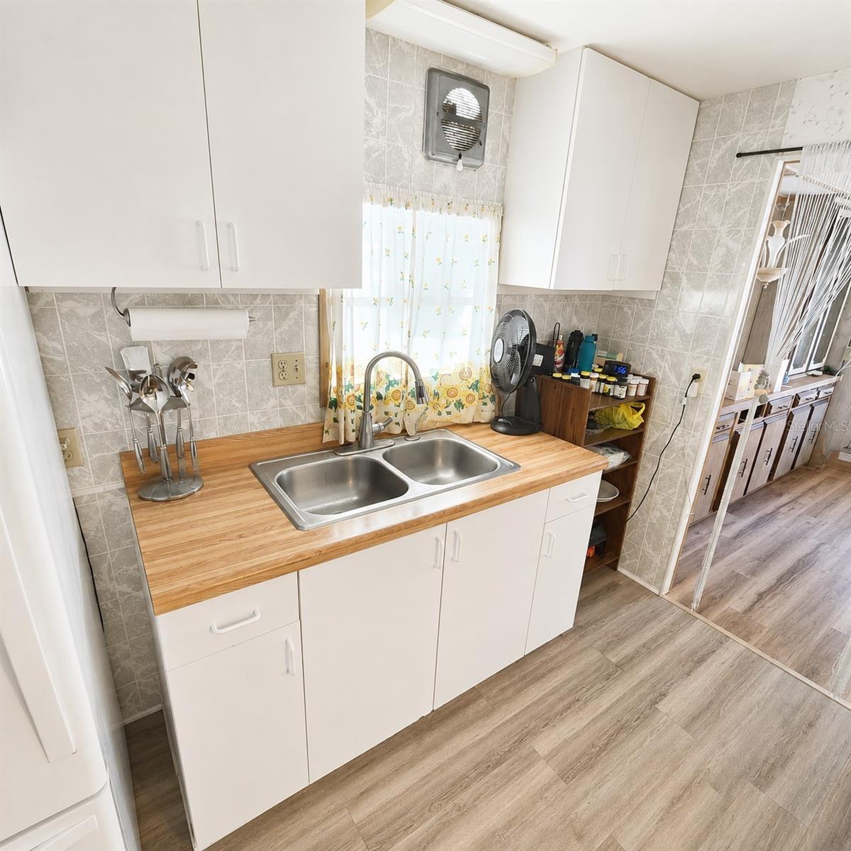 Photo 4 of Manufactured home for sale at 4122 Cardoon Dr, New Port Richey, FL 34653 | MLS# W7889017 | Listing updated on 2026-09-02