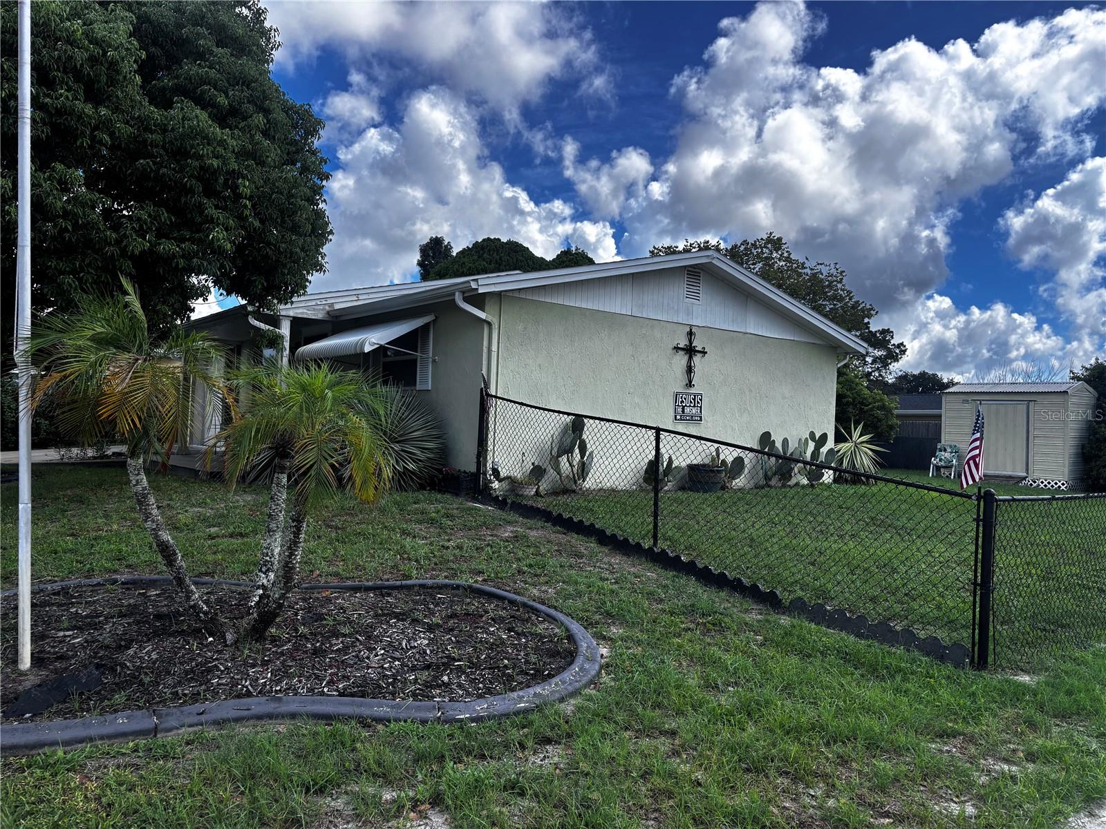 Photo 2 of Single family home for sale at 9040 Chatam Ln, Port Richey, FL 34668 | MLS# W7889043 | Listing updated on 2026-09-02