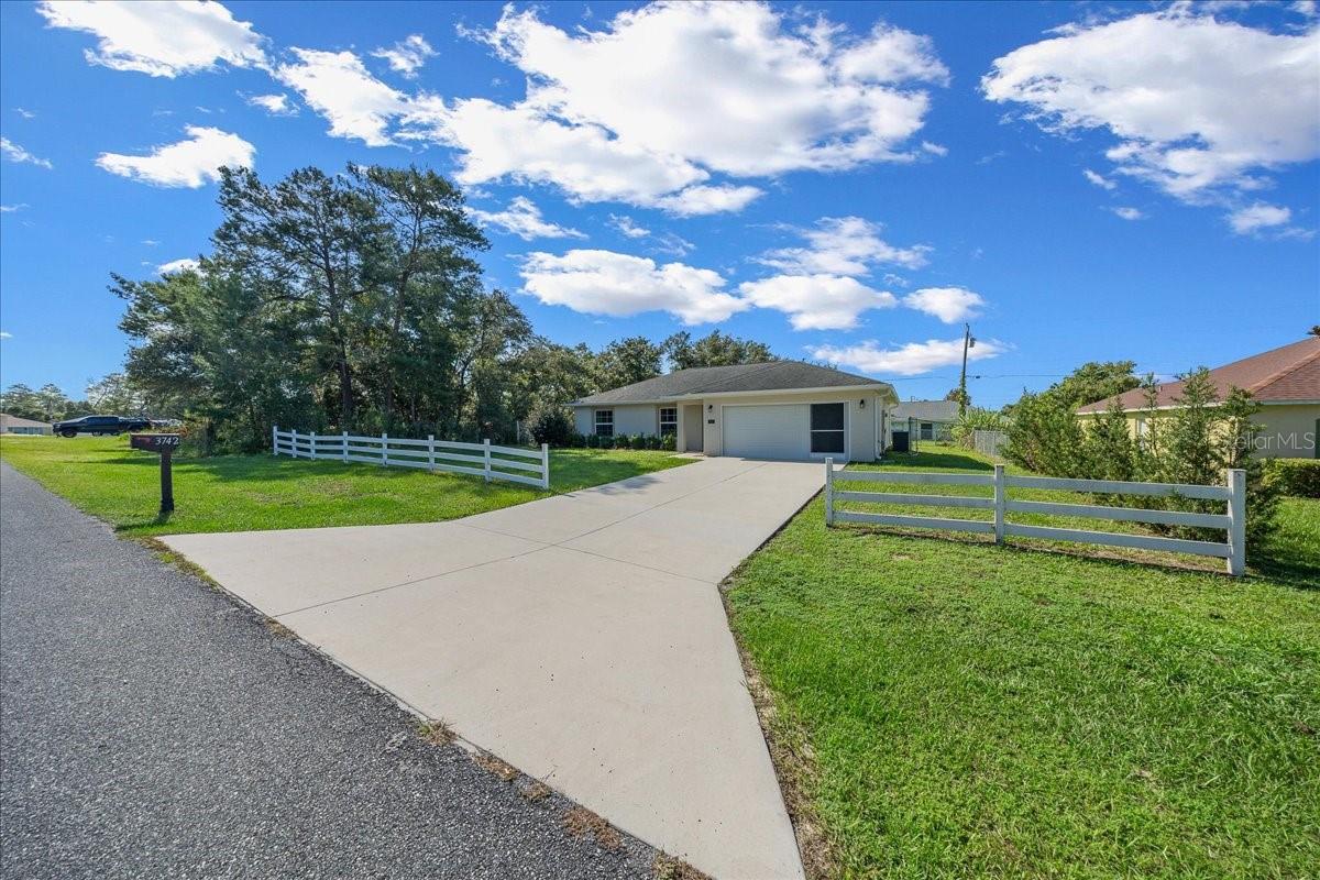 Photo 3 of Single family home for sale at 3742 SW 134th Street, Ocala, FL 34473 | MLS# OM731354 | Listing updated on 2026-09-02