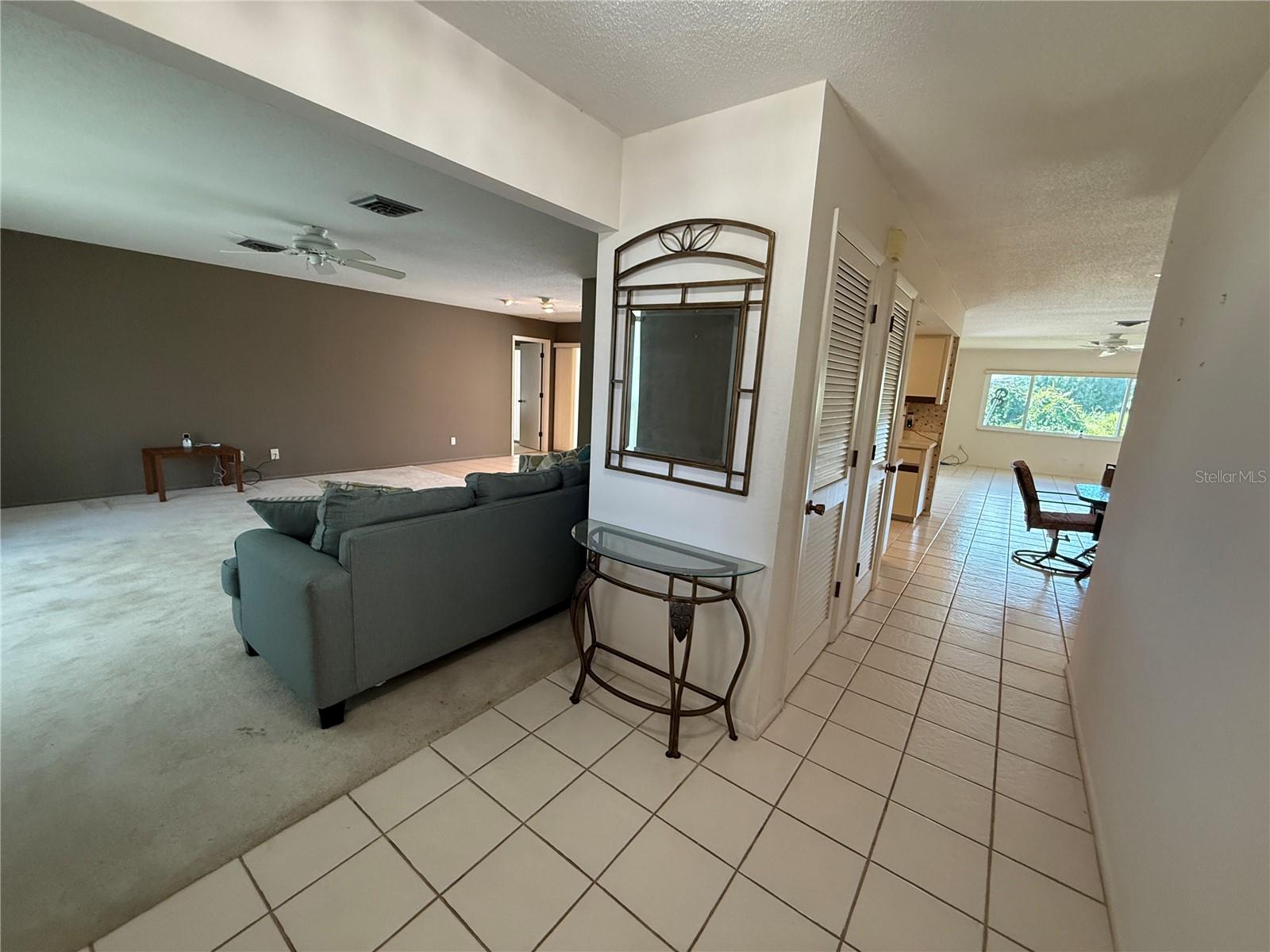 Photo 5 of Single family home for sale at 386 Pineview Dr, Venice, FL 34293 | MLS# N6145545 | Listing updated on 2026-09-02