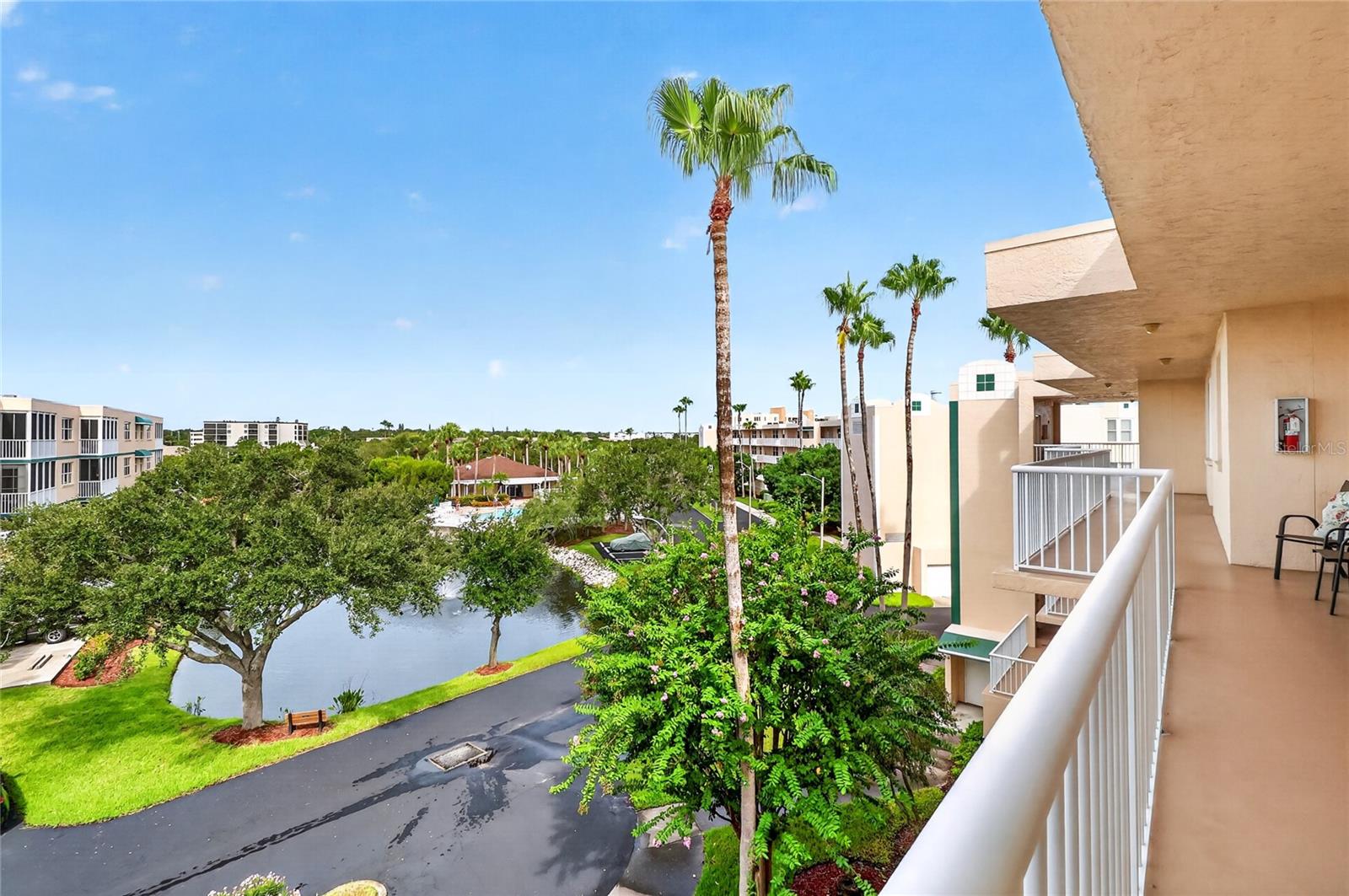 Listing Photo 4 - Condo for sale in building located at 6251 Shoreline Dr, ST PETERSBURG, FL 33708 - Unit #2301