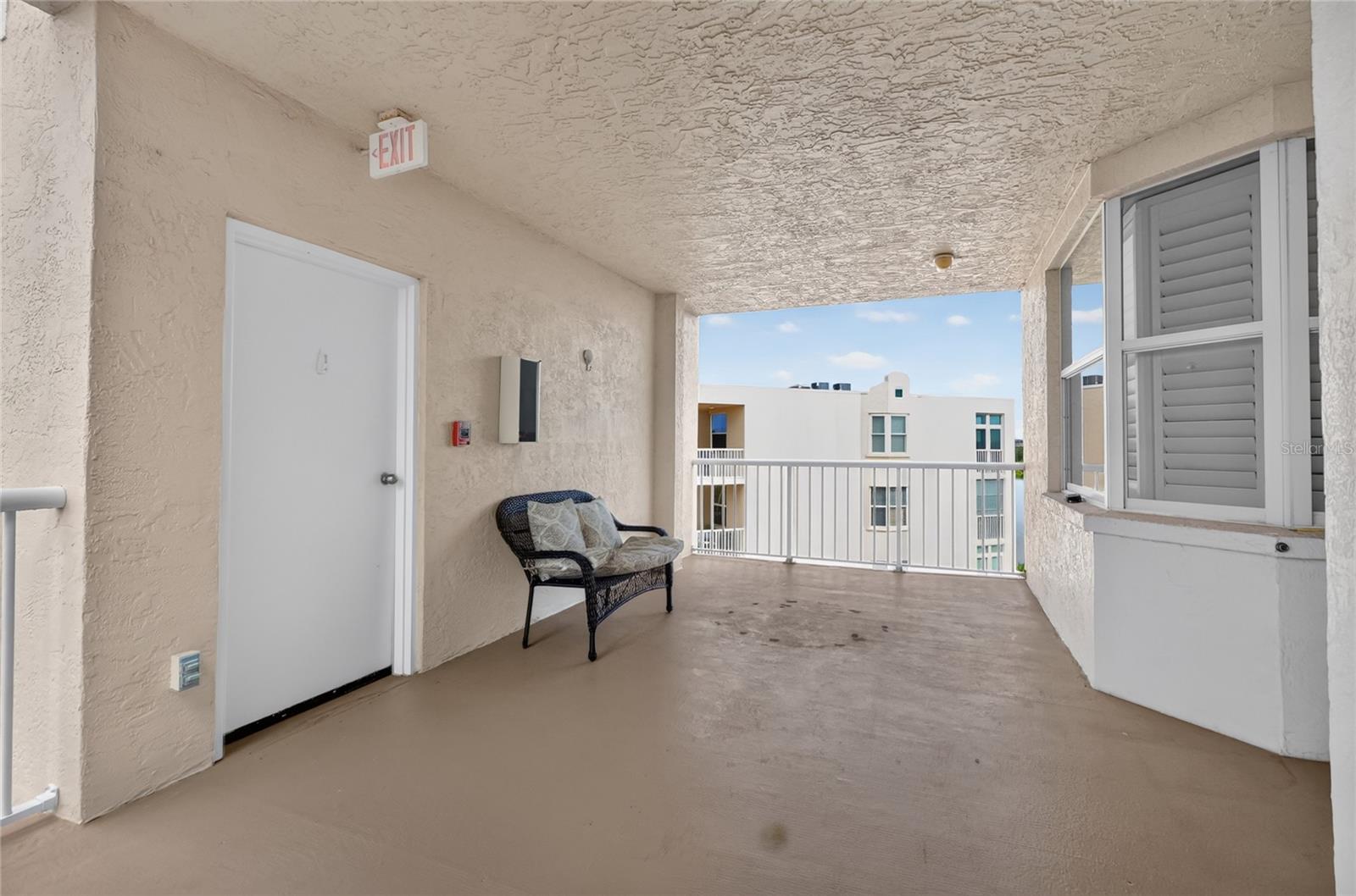 Listing Photo 3 - Condo for sale in building located at 6251 Shoreline Dr, ST PETERSBURG, FL 33708 - Unit #2301