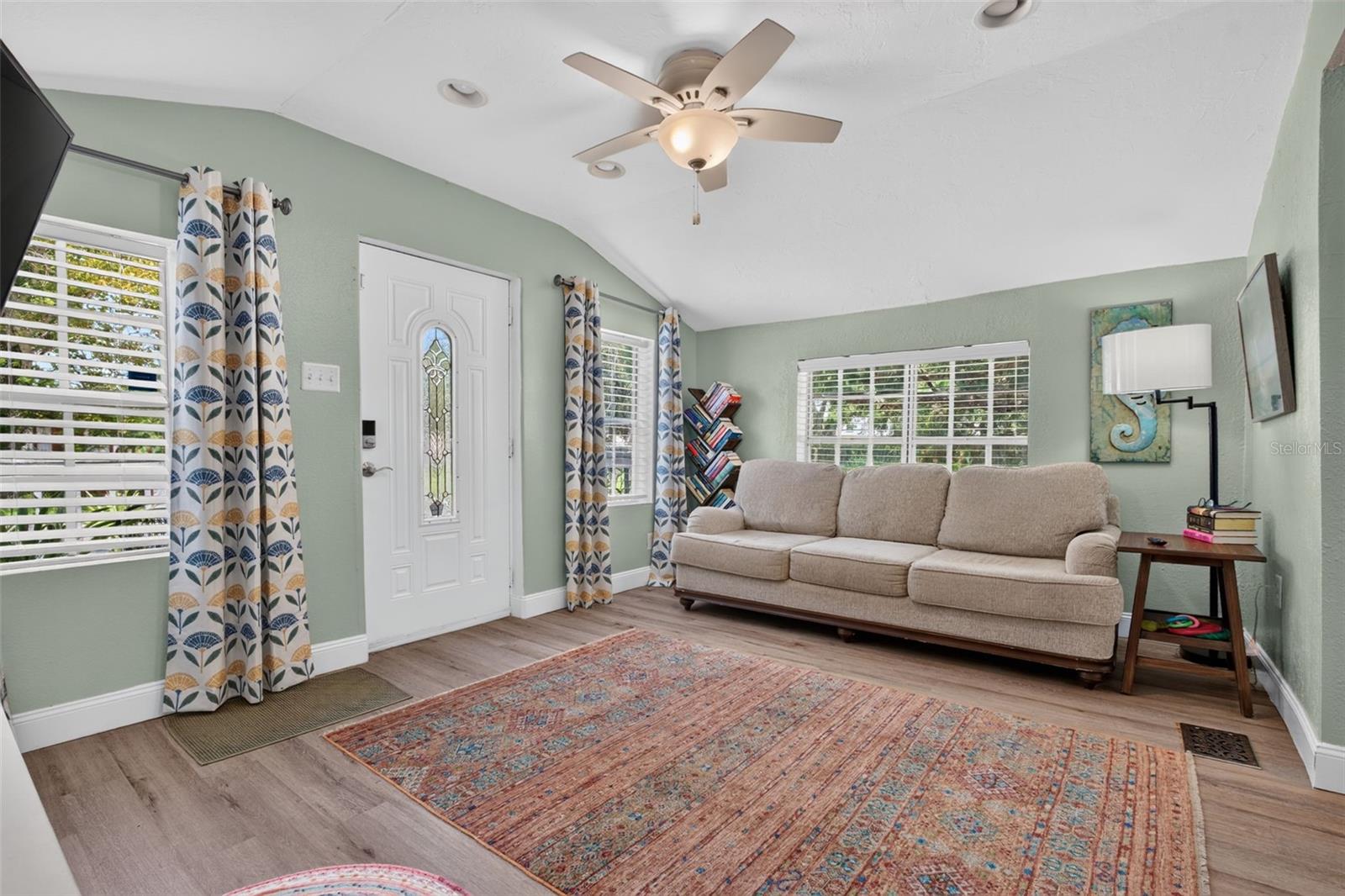 Photo 5 of Single family home for sale at 5161 Rena St N, Saint Petersburg, FL 33709 | MLS# A4704494 | Listing updated on 2026-09-02
