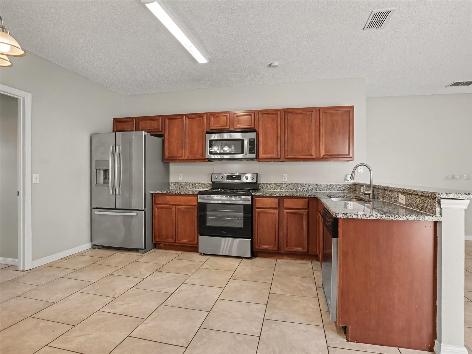 Photo 4 of Single family home for sale at 824 Palermo Ct, Kissimmee, FL 34758 | MLS# O6437777 | Listing updated on 2026-09-02